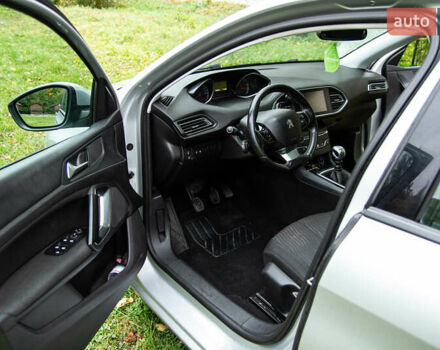Сірий Пежо 308, об'ємом двигуна 1.56 л та пробігом 177 тис. км за 7800 $, фото 13 на Automoto.ua