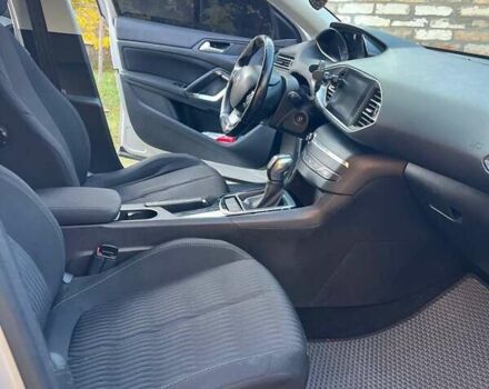 Сірий Пежо 308, об'ємом двигуна 1.56 л та пробігом 229 тис. км за 10700 $, фото 2 на Automoto.ua