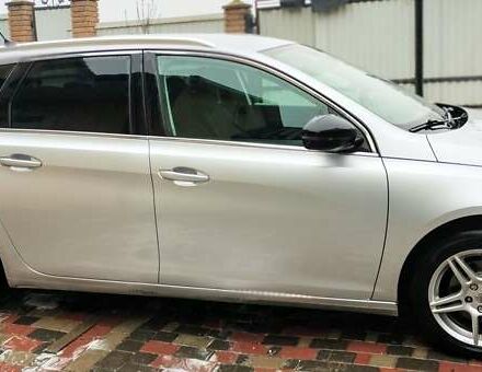 Сірий Пежо 308, об'ємом двигуна 1.56 л та пробігом 222 тис. км за 10500 $, фото 4 на Automoto.ua