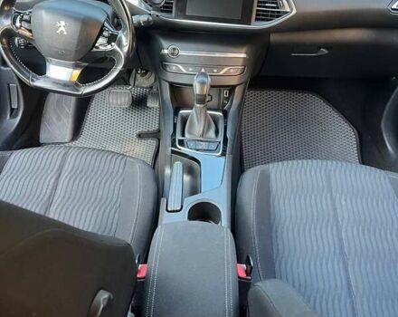 Сірий Пежо 308, об'ємом двигуна 1.56 л та пробігом 229 тис. км за 10700 $, фото 6 на Automoto.ua