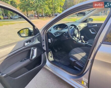 Сірий Пежо 308, об'ємом двигуна 1.56 л та пробігом 211 тис. км за 9300 $, фото 5 на Automoto.ua