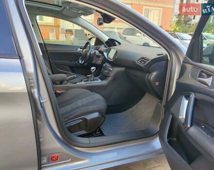 Сірий Пежо 308, об'ємом двигуна 1.56 л та пробігом 266 тис. км за 9800 $, фото 5 на Automoto.ua