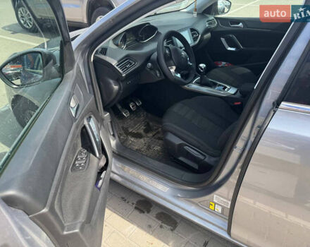 Серый Пежо 308, объемом двигателя 1.56 л и пробегом 106 тыс. км за 9200 $, фото 5 на Automoto.ua