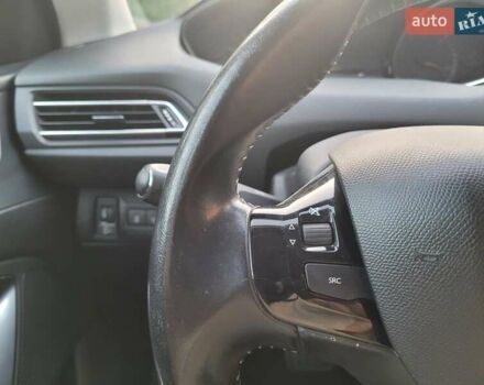 Серый Пежо 308, объемом двигателя 2 л и пробегом 141 тыс. км за 11200 $, фото 21 на Automoto.ua