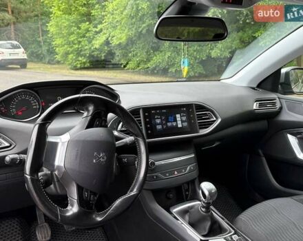 Серый Пежо 308, объемом двигателя 1.6 л и пробегом 237 тыс. км за 10400 $, фото 7 на Automoto.ua