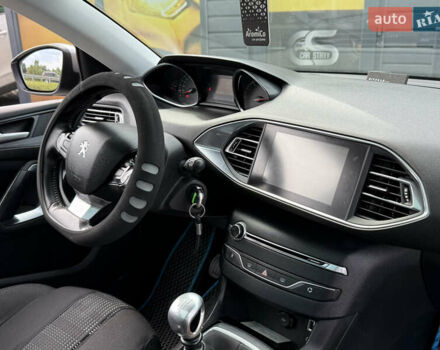 Сірий Пежо 308, об'ємом двигуна 1.6 л та пробігом 305 тис. км за 7999 $, фото 31 на Automoto.ua