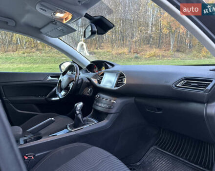 Пежо 308 2016 в Ивано-Франковске на Automoto.ua Серый Пежо 308, объемом двигателя 1.56 л и пробегом 253 тыс. км за 7500 $, фото 10 на Automoto.ua