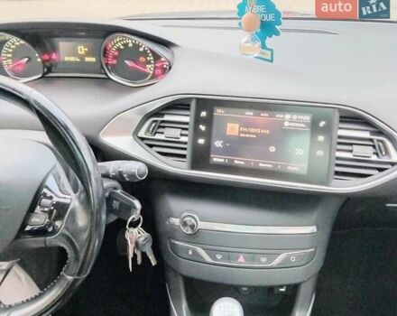 Серый Пежо 308, объемом двигателя 1.6 л и пробегом 194 тыс. км за 12500 $, фото 15 на Automoto.ua