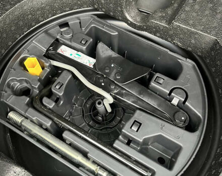 Серый Пежо 308, объемом двигателя 1.5 л и пробегом 206 тыс. км за 11900 $, фото 22 на Automoto.ua