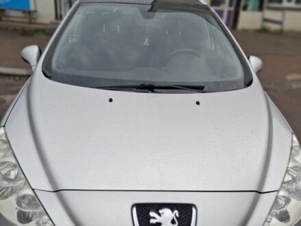 Серый Пежо 308, объемом двигателя 0 л и пробегом 309 тыс. км за 5450 $, фото 1 на Automoto.ua