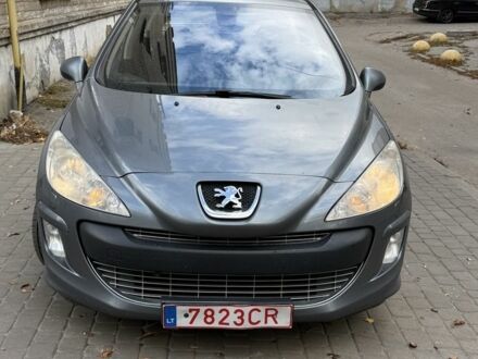 Серый Пежо 308, объемом двигателя 1.6 л и пробегом 300 тыс. км за 2800 $, фото 1 на Automoto.ua