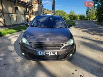Серый Пежо 308, объемом двигателя 1.56 л и пробегом 170 тыс. км за 8700 $, фото 1 на Automoto.ua