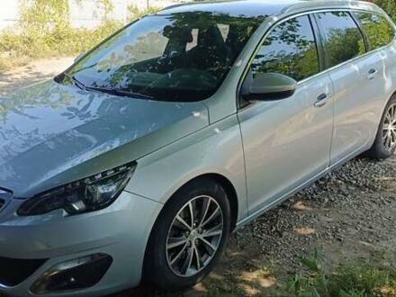Пежо 308 2015 в Днепре (Днепропетровске) на Automoto.ua Серый Пежо 308, объемом двигателя 2 л и пробегом 255 тыс. км за 12000 $, фото 1 на Automoto.ua