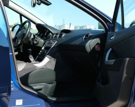 Синій Пежо 308, об'ємом двигуна 1.6 л та пробігом 220 тис. км за 5000 $, фото 12 на Automoto.ua