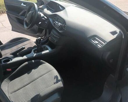Синій Пежо 308, об'ємом двигуна 1.2 л та пробігом 178 тис. км за 7500 $, фото 12 на Automoto.ua