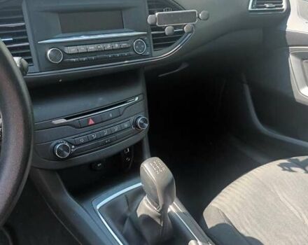 Синій Пежо 308, об'ємом двигуна 1.2 л та пробігом 178 тис. км за 7500 $, фото 3 на Automoto.ua