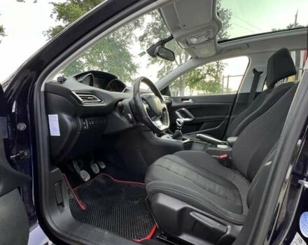 Синий Пежо 308, объемом двигателя 1.56 л и пробегом 280 тыс. км за 8000 $, фото 7 на Automoto.ua