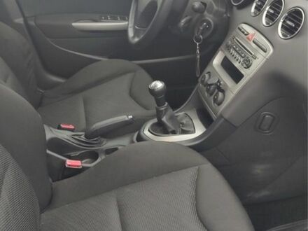 Пежо 308 2011 в Броварах на Automoto.ua Синий Пежо 308, объемом двигателя 1.6 л и пробегом 270 тыс. км за 4999 $, фото 1 на Automoto.ua