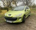 Зелений Пежо 308, об'ємом двигуна 1.6 л та пробігом 216 тис. км за 4500 $, фото 1 на Automoto.ua