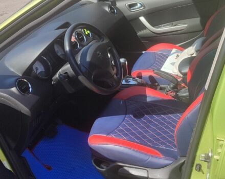 Зеленый Пежо 308, объемом двигателя 1.6 л и пробегом 80 тыс. км за 5500 $, фото 5 на Automoto.ua