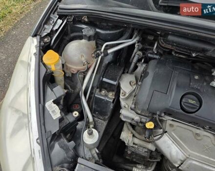 Зеленый Пежо 308, объемом двигателя 1.4 л и пробегом 190 тыс. км за 4450 $, фото 18 на Automoto.ua