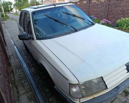 Белый Пежо 309, объемом двигателя 0 л и пробегом 200 тыс. км за 300 $, фото 2 на Automoto.ua