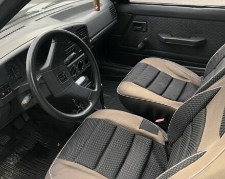 Серый Пежо 309, объемом двигателя 1.1 л и пробегом 380 тыс. км за 1200 $, фото 6 на Automoto.ua