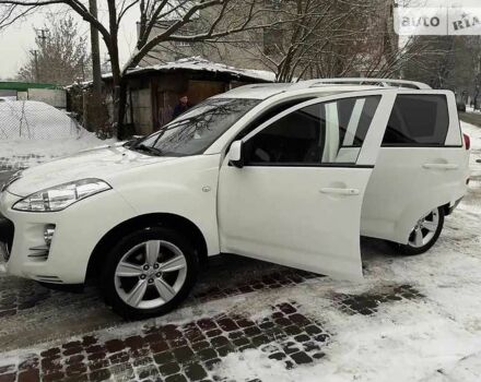 Белый Пежо 4007, объемом двигателя 2.2 л и пробегом 300 тыс. км за 8900 $, фото 1 на Automoto.ua