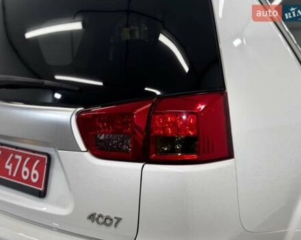 Белый Пежо 4007, объемом двигателя 2.2 л и пробегом 197 тыс. км за 11499 $, фото 12 на Automoto.ua