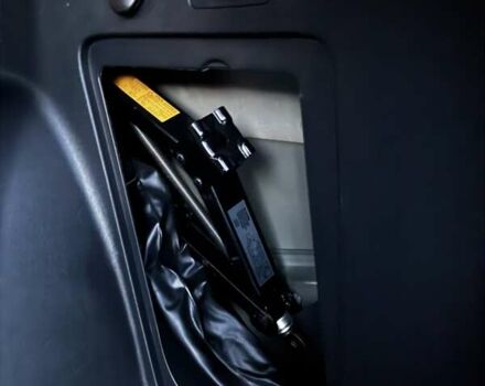 Чорний Пежо 4007, об'ємом двигуна 2.2 л та пробігом 210 тис. км за 9999 $, фото 70 на Automoto.ua