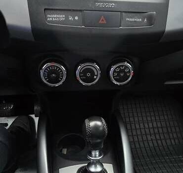 Чорний Пежо 4007, об'ємом двигуна 2.18 л та пробігом 278 тис. км за 10200 $, фото 11 на Automoto.ua