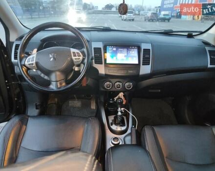 Черный Пежо 4007, объемом двигателя 2.2 л и пробегом 162 тыс. км за 12000 $, фото 6 на Automoto.ua