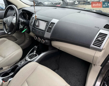 Коричневый Пежо 4007, объемом двигателя 2.18 л и пробегом 258 тыс. км за 10000 $, фото 27 на Automoto.ua