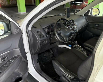 Белый Пежо 4008, объемом двигателя 2 л и пробегом 69 тыс. км за 12500 $, фото 11 на Automoto.ua