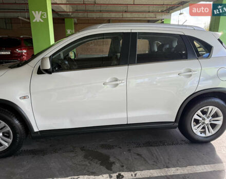 Белый Пежо 4008, объемом двигателя 2 л и пробегом 69 тыс. км за 12500 $, фото 4 на Automoto.ua