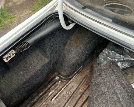 Белый Пежо 405, объемом двигателя 1.9 л и пробегом 250 тыс. км за 500 $, фото 7 на Automoto.ua