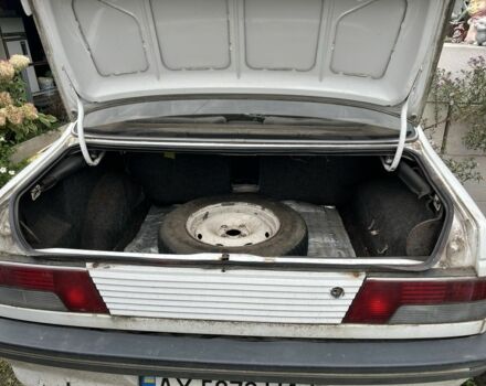 Белый Пежо 405, объемом двигателя 1.9 л и пробегом 250 тыс. км за 500 $, фото 6 на Automoto.ua