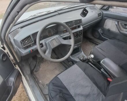 Білий Пежо 405, об'ємом двигуна 2 л та пробігом 200 тис. км за 850 $, фото 4 на Automoto.ua