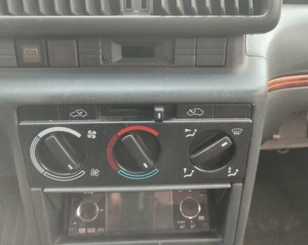Белый Пежо 405, объемом двигателя 1.6 л и пробегом 355 тыс. км за 850 $, фото 3 на Automoto.ua