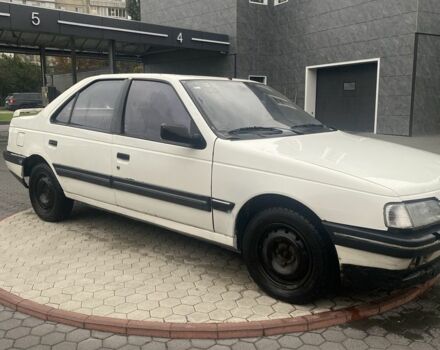 Белый Пежо 405, объемом двигателя 1.6 л и пробегом 360 тыс. км за 550 $, фото 3 на Automoto.ua