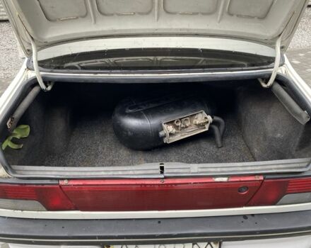 Белый Пежо 405, объемом двигателя 2 л и пробегом 160 тыс. км за 800 $, фото 10 на Automoto.ua