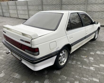 Белый Пежо 405, объемом двигателя 2 л и пробегом 160 тыс. км за 800 $, фото 4 на Automoto.ua