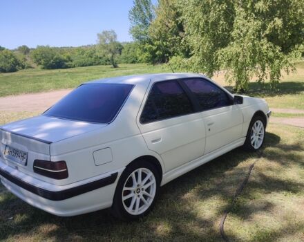 Белый Пежо 405, объемом двигателя 1.8 л и пробегом 132 тыс. км за 2900 $, фото 4 на Automoto.ua