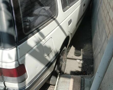 Белый Пежо 405, объемом двигателя 1.6 л и пробегом 400 тыс. км за 400 $, фото 2 на Automoto.ua