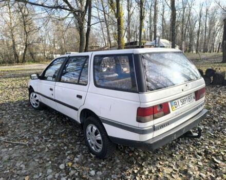 Белый Пежо 405, объемом двигателя 1.9 л и пробегом 293 тыс. км за 1350 $, фото 6 на Automoto.ua