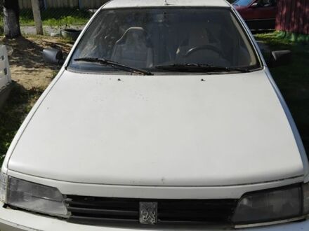 Белый Пежо 405, объемом двигателя 1.9 л и пробегом 196 тыс. км за 600 $, фото 1 на Automoto.ua