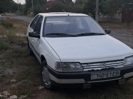 Белый Пежо 405, объемом двигателя 2 л и пробегом 200 тыс. км за 850 $, фото 1 на Automoto.ua