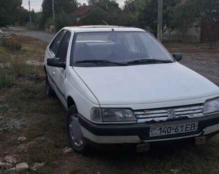 Белый Пежо 405, объемом двигателя 2 л и пробегом 200 тыс. км за 850 $, фото 1 на Automoto.ua