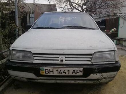 Пежо 405 1988 в Одессе на Automoto.ua Белый Пежо 405, объемом двигателя 1.6 л и пробегом 217 тыс. км за 600 $, фото 1 на Automoto.ua