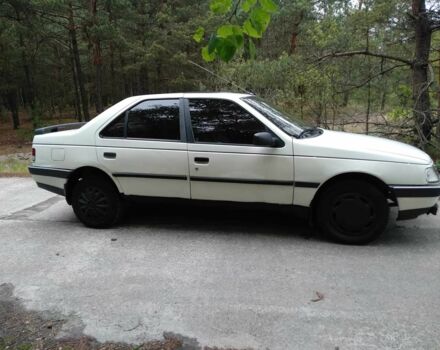 Белый Пежо 405, объемом двигателя 1.9 л и пробегом 350 тыс. км за 1400 $, фото 1 на Automoto.ua